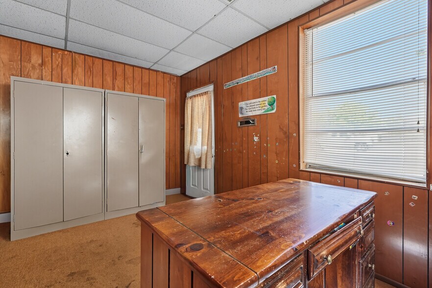 More Photos Of 1510 Portland Ave, Abilene Lodge Meeting Hall For Sale