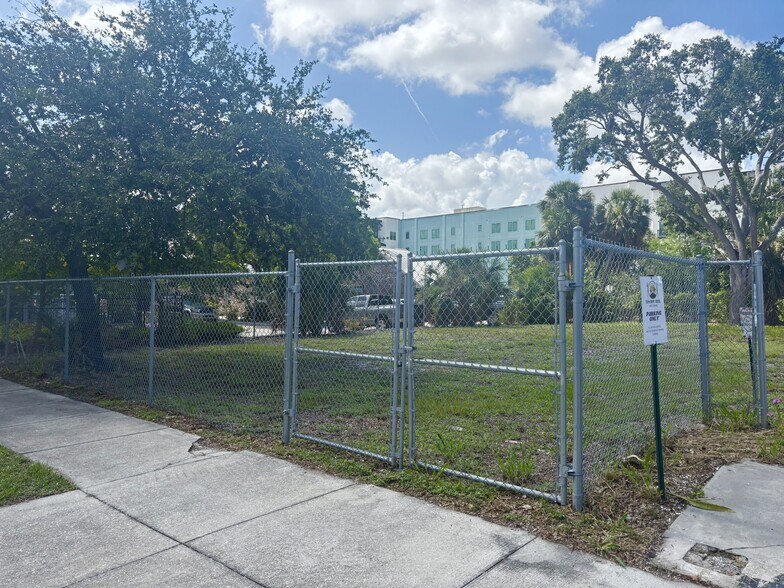 More Photos Of 1420 5th St, Sarasota Land For Sale