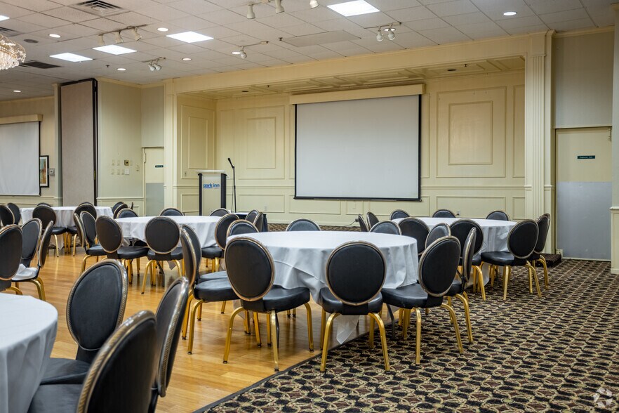 More Photos Of 3377 New Castle Rd, West Middlesex Hotel For Sale