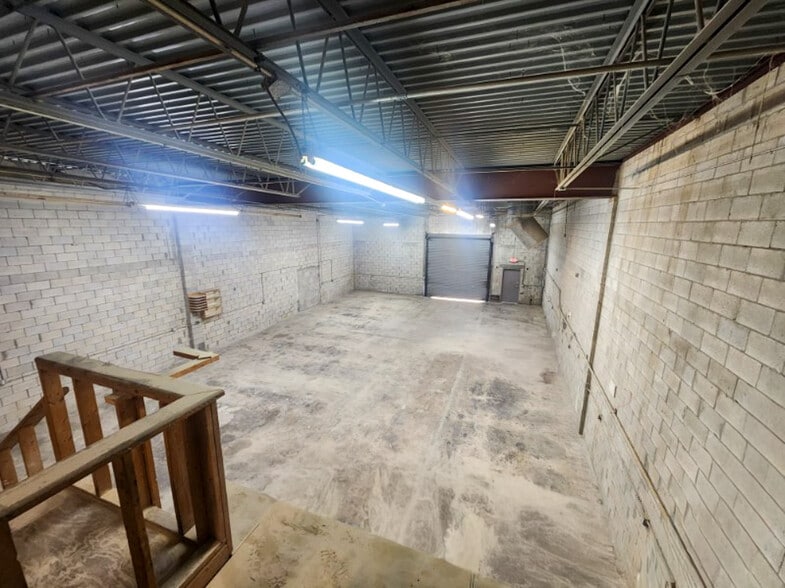 More Photos Of 3520 Consumer St, West Palm Beach Warehouse For Lease