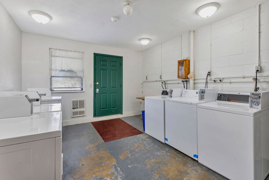 More Photos Of 207 W Funderburg Rd, Fairborn Apartments For Sale