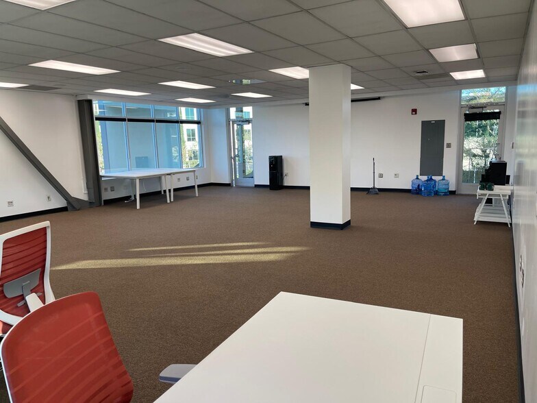 More Photos Of 3670 W Temple Ave, Pomona Office For Lease