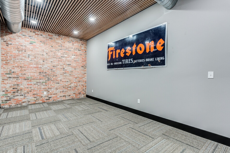 More Photos Of 1213 Crickets Ave, Lubbock Storefront For Lease