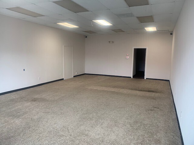 More Photos Of 1101 Montgomery Cross Rd, Savannah Unknown For Lease