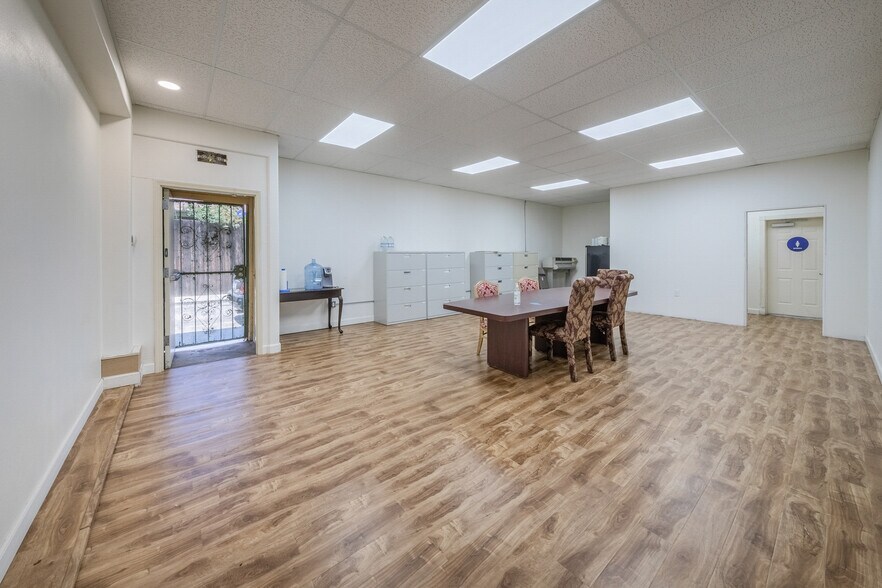 More Photos Of 2300 Pacific Ave, Long Beach Medical For Sale