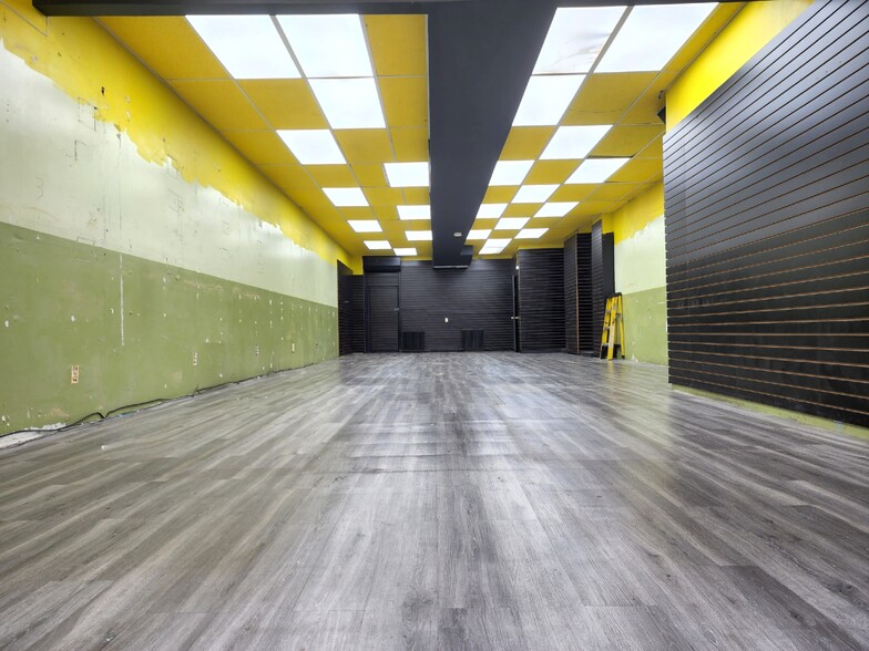 More Photos Of 89-17 Jamaica Ave, Jamaica Storefront Retail Residential For Sale