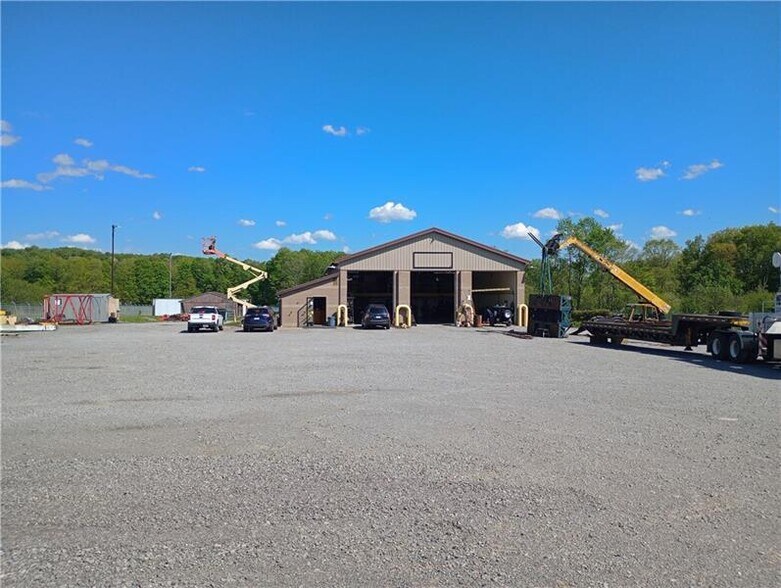 More Photos Of 4881 Pittsburgh Rd, Harrisville Flex For Sale