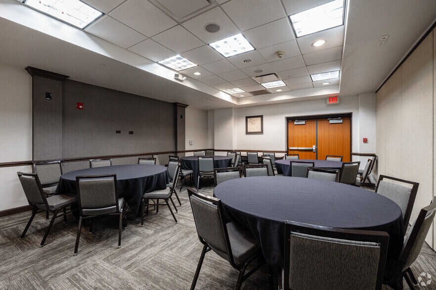 More Photos Of 1851 McConnor Pky, Schaumburg Hotel For Sale