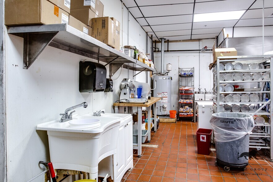 More Photos Of 701 E 50th St, Lubbock Restaurant For Sale