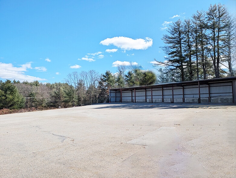 More Photos Of 10024 S Willow St, Manchester Warehouse For Lease