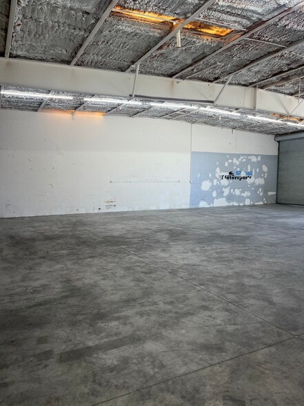 More Photos Of 3906 Arnold Ave, Naples Warehouse For Lease