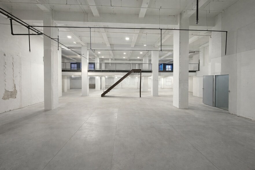 More Photos Of 254-258 W 35th St, New York Apartments For Lease