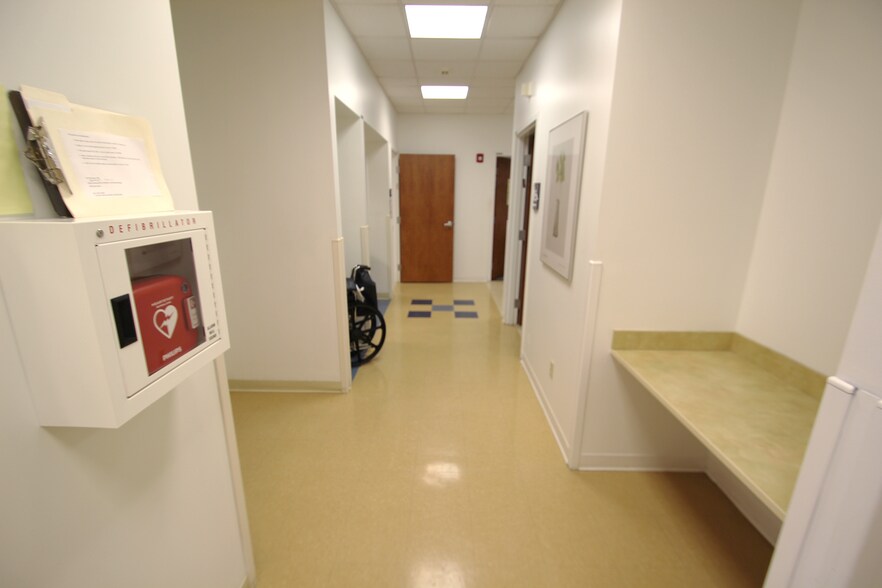 More Photos Of 1365 Kelso Dr, Kent Medical For Sale