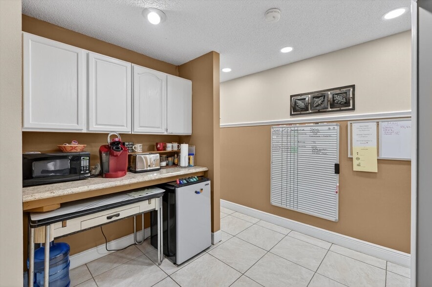 More Photos Of 7 W Main St, Apopka Office For Sale