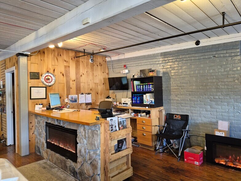More Photos Of 19 S Walnut St, Wauregan General Retail For Sale