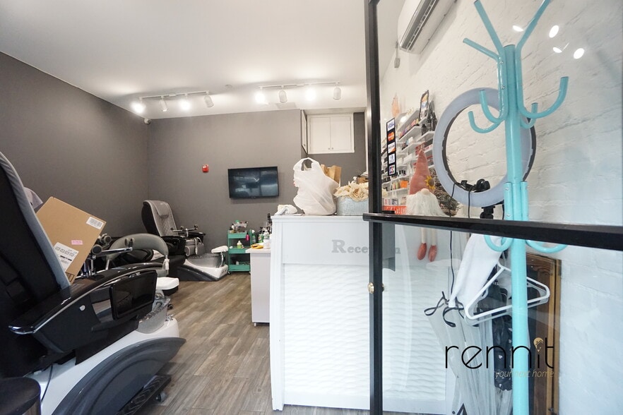 More Photos Of 1093 Putnam Ave, Brooklyn Storefront Retail Residential For Lease