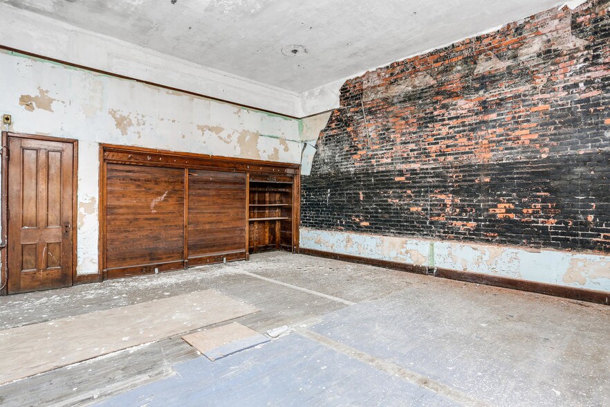More Photos Of 8411 E Forest Ave, Detroit Schools For Sale