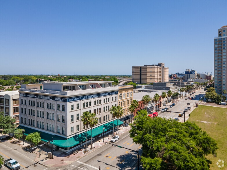 More Photos Of 327-345 E Bay St, Jacksonville Storefront Retail Office For Lease