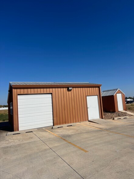 More Photos Of 10811 NE 23rd St, Spencer Restaurant For Lease