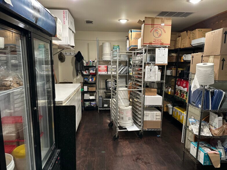 More Photos Of 5517 Menchaca Rd, Austin Restaurant For Sale