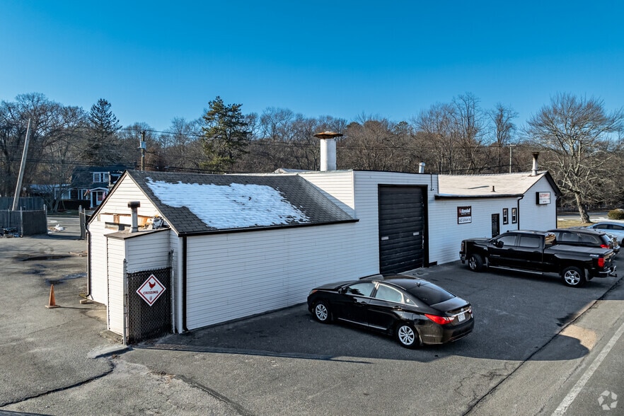 More Photos Of 2448 Montauk Hwy, Brookhaven Auto Repair For Sale