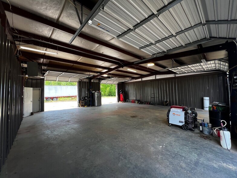 More Photos Of 180 Highway 7, Grenada Specialty For Sale