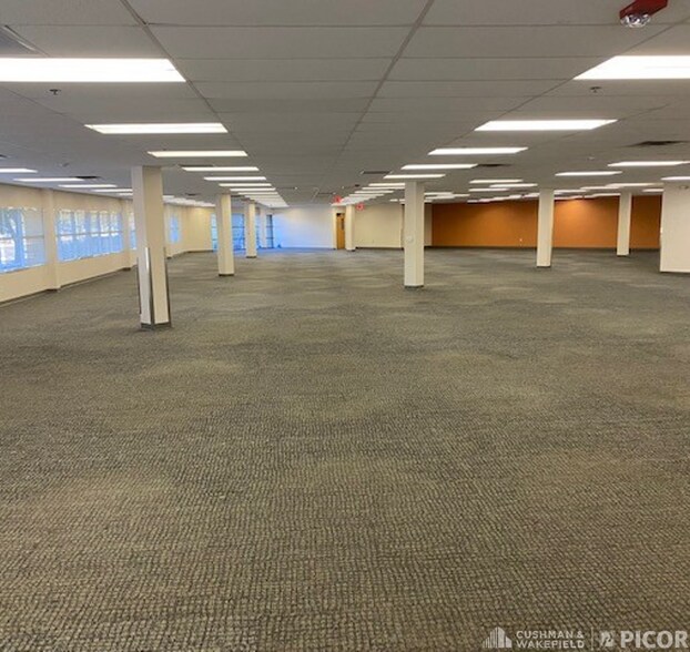 More Photos Of 3760 N Commerce Dr, Tucson Warehouse For Sale
