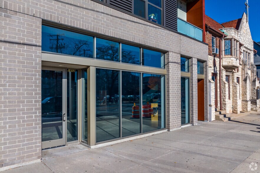 More Photos Of 2310 N Oakland Ave, Milwaukee Apartments For Lease