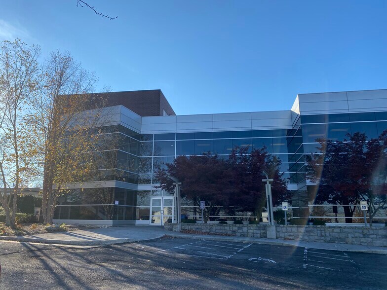 More Photos Of 1700 Kraft Dr, Blacksburg Office For Sale