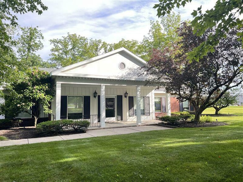 Primary Photo Of 1925 Indian Wood Cir, Maumee Office For Sale