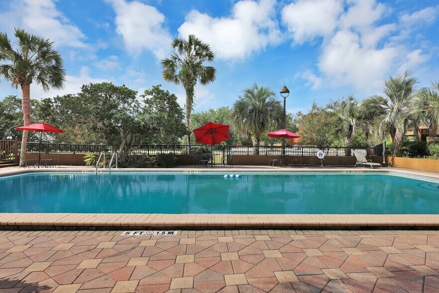 More Photos Of 9150 Baymeadows Rd, Jacksonville Hotel For Sale