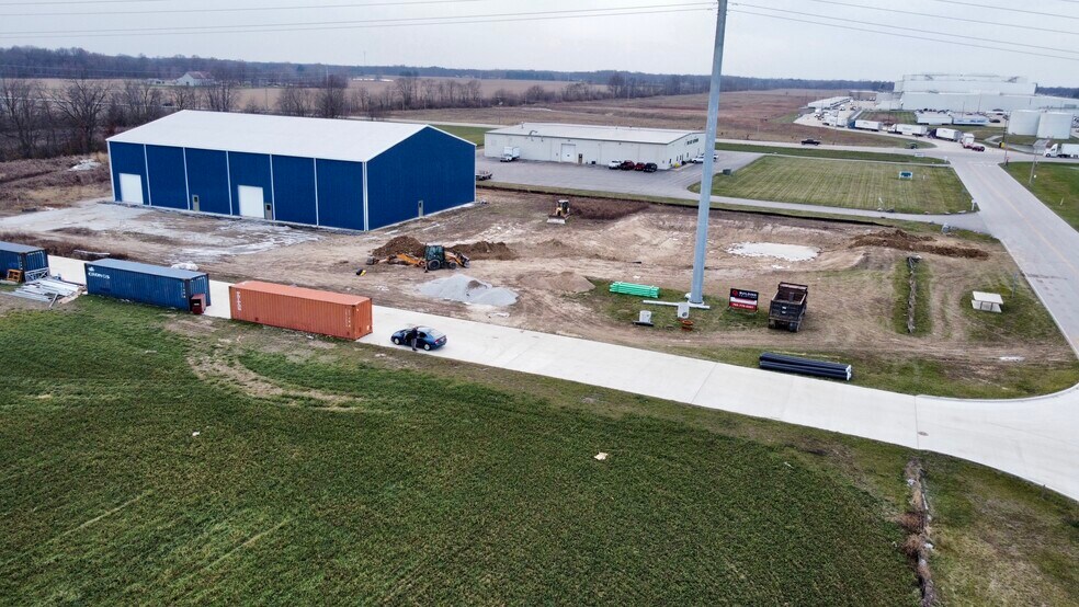 More Photos Of 5700 Eastside Parkway Dr, Gas City Light Distribution For Lease