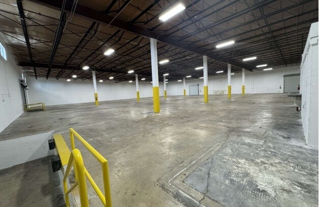More Photos Of 10000-10020 NW 79th Ave, Hialeah Warehouse For Lease