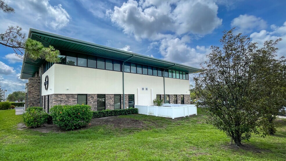 More Photos Of 11509 Palmbrush Trl, Bradenton Medical For Lease