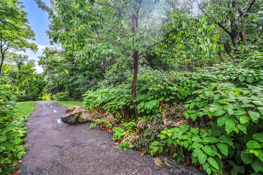 More Photos Of 885 S Green Rd, Cleveland Apartments For Sale