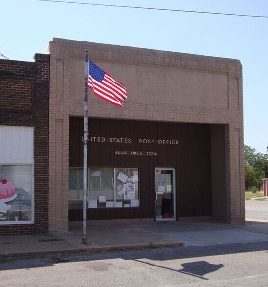 More Photos Of 104 N Main St, Aline Post Office For Sale