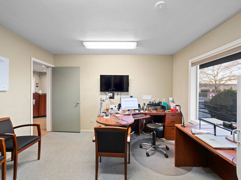 More Photos Of 4340 SW 110th Ave, Beaverton Medical For Sale