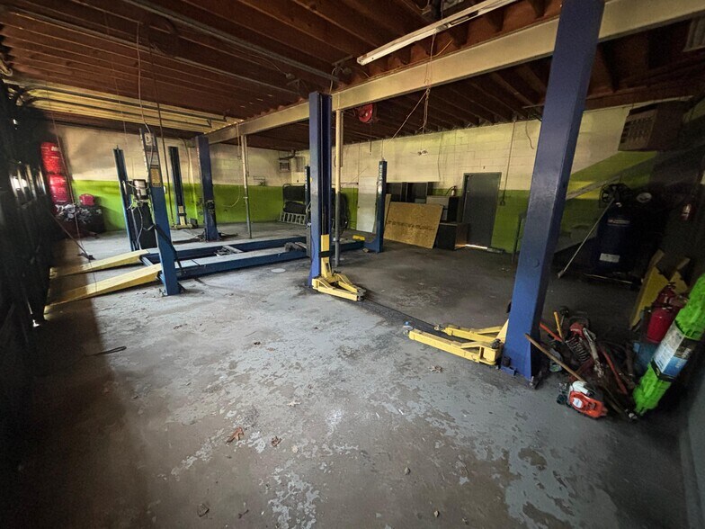 More Photos Of 11021-11025 Jefferson Ave, Newport News Auto Dealership For Sale