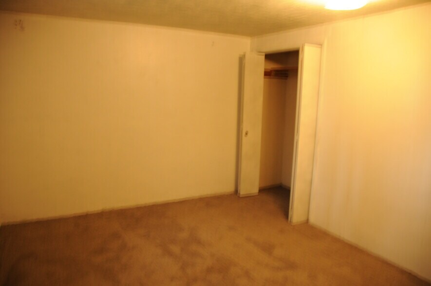 More Photos Of 2770 W 5400 S, Salt Lake City Flex For Sale