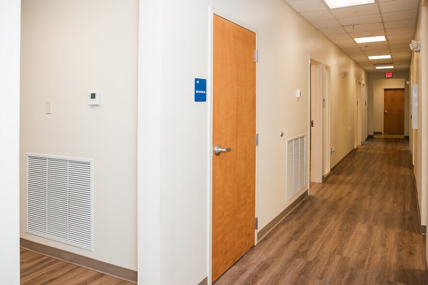 More Photos Of 101B Villa Dr, Daphne Medical For Lease