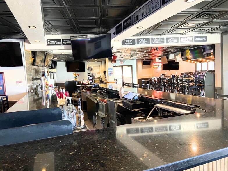 More Photos Of 340 W Northland Ave, Grand Chute Restaurant For Sale