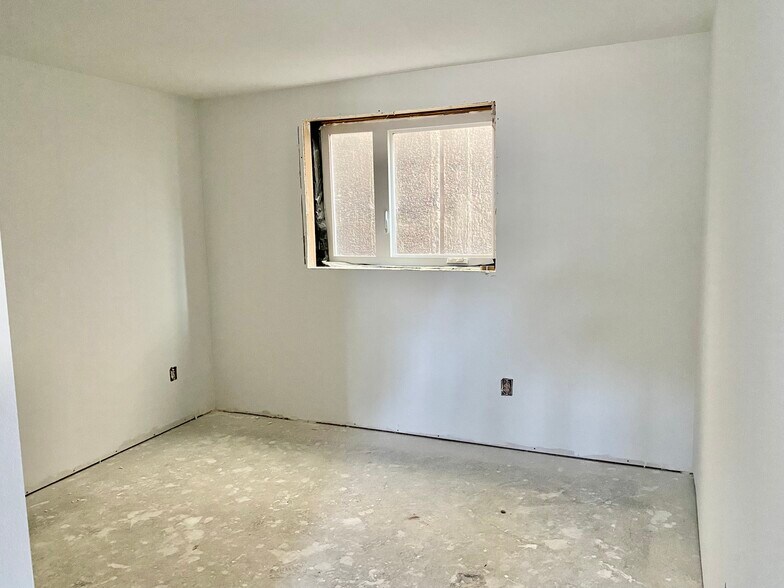 More Photos Of , Lincoln City Unknown For Sale