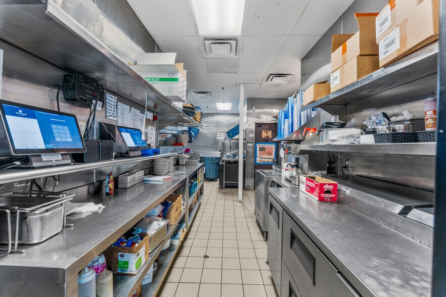 More Photos Of 73155 Highway 111, Palm Desert Restaurant For Sale