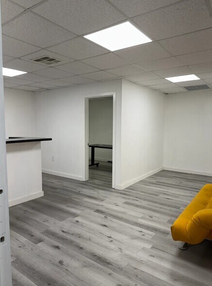 More Photos Of 672 NW 118th St, Miami Warehouse For Lease