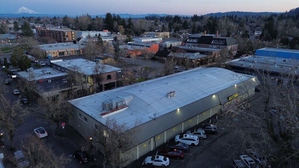 Primary Photo Of 211 NE Roberts Ave, Gresham Freestanding For Sale