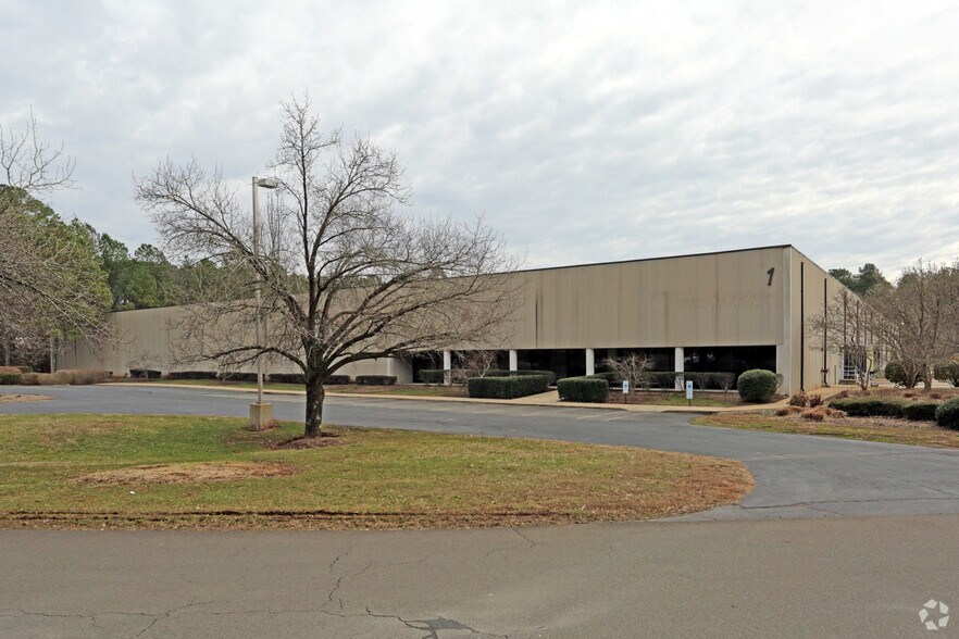 More Photos Of 2525 Whilden Dr, Durham Distribution For Lease