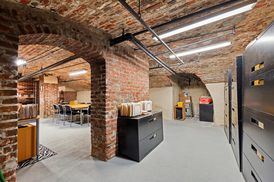 More Photos Of 136-138 N 2nd St, Philadelphia Apartments For Sale
