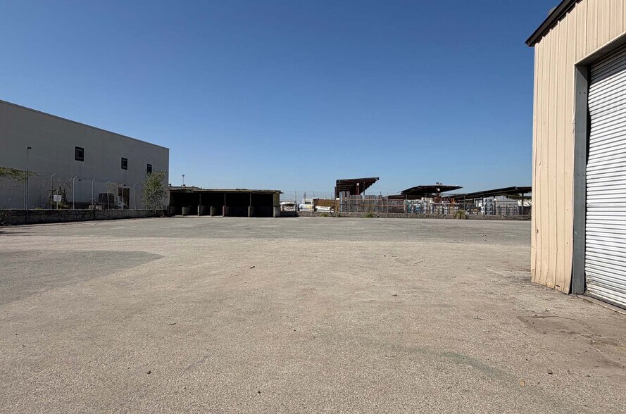 More Photos Of 6001 Obispo Ave, Long Beach Warehouse For Sale