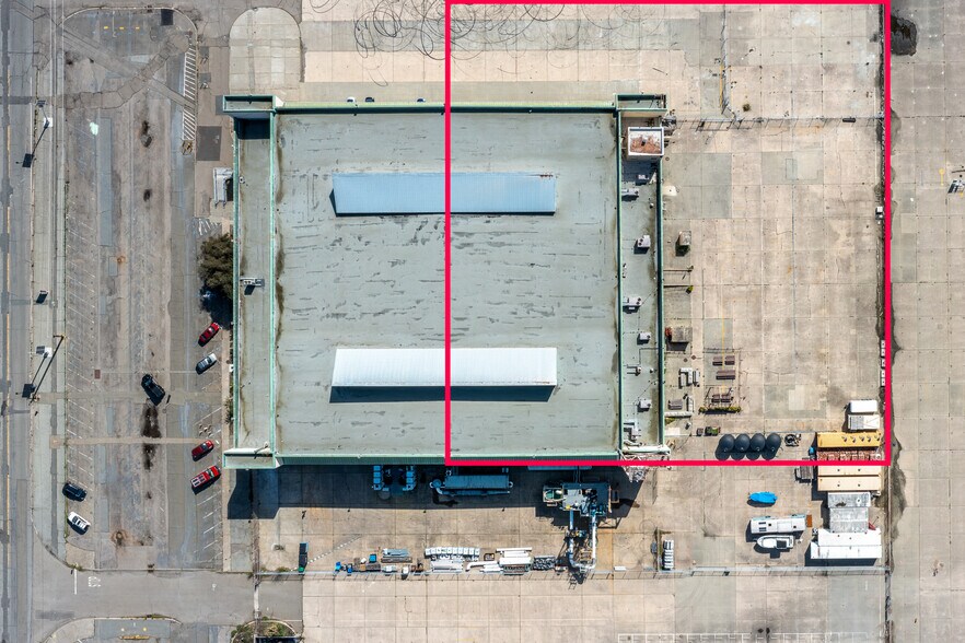 More Photos Of 2401 Monarch St, Alameda Light Manufacturing For Lease