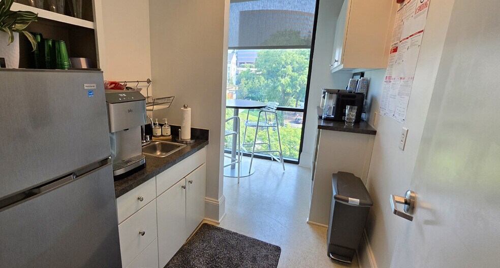 More Photos Of 3621 Vinings Slope SE, Atlanta Loft Creative Space For Sale